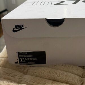 Nike Air Max 270 Box in White and Black